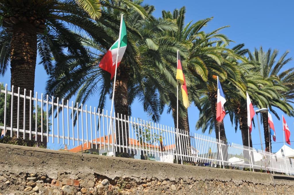 Il Borgo Degli Ulivi Resort Pietra Ligure Buitenkant foto