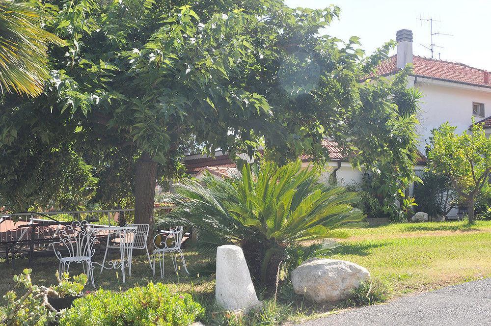 Il Borgo Degli Ulivi Resort Pietra Ligure Buitenkant foto