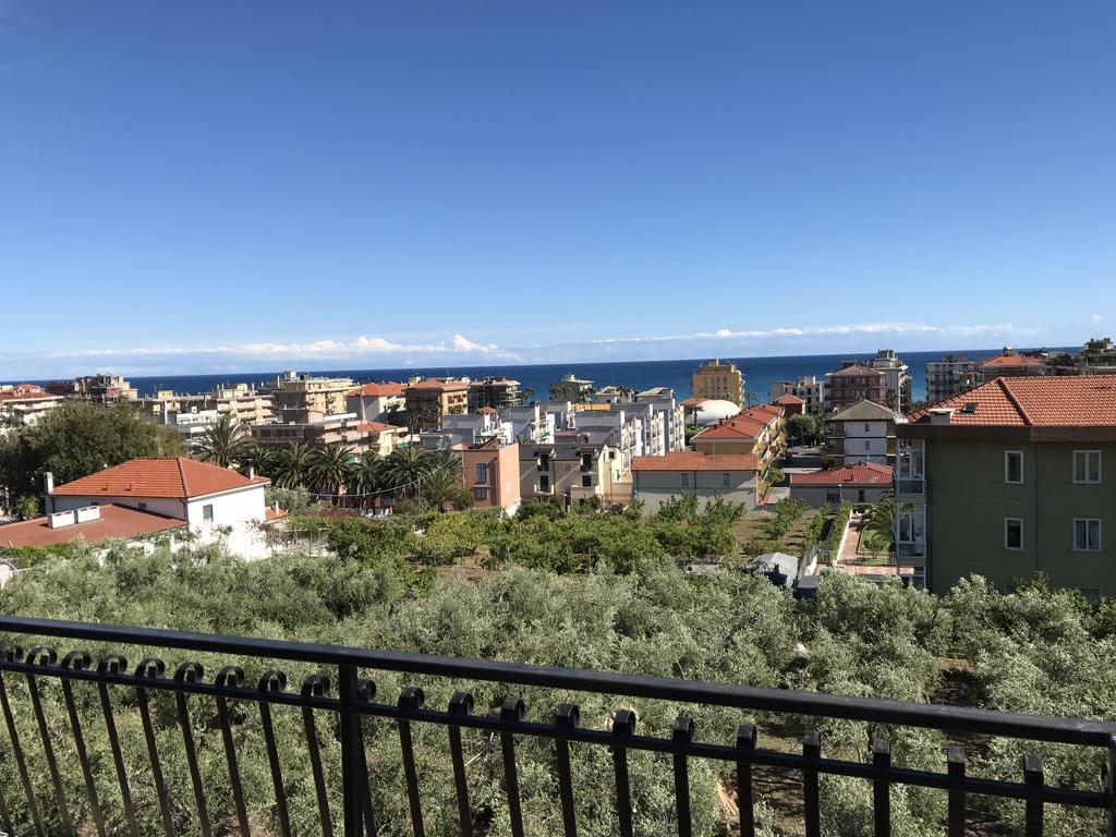 Il Borgo Degli Ulivi Resort Pietra Ligure Buitenkant foto