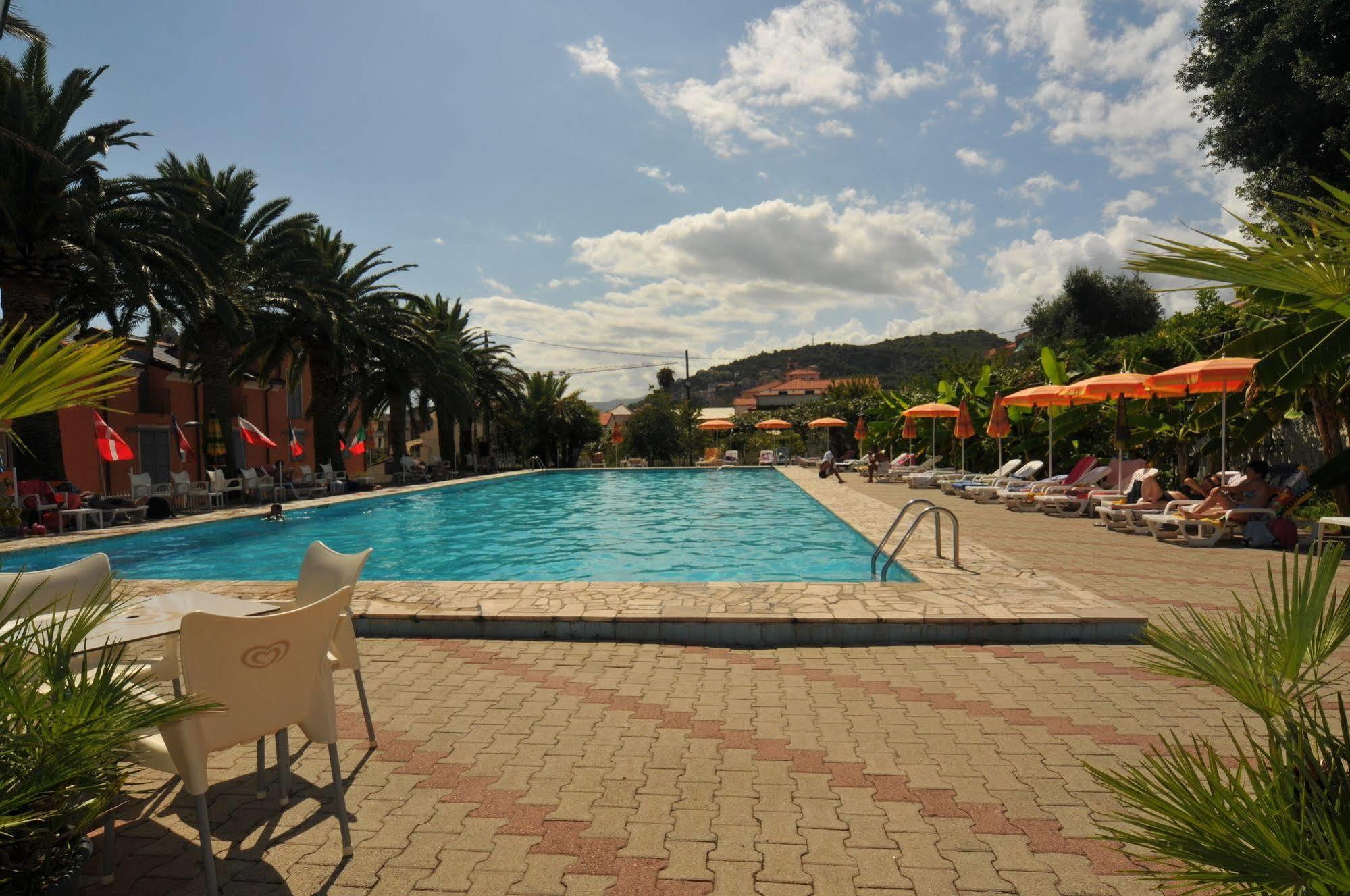 Il Borgo Degli Ulivi Resort Pietra Ligure Buitenkant foto