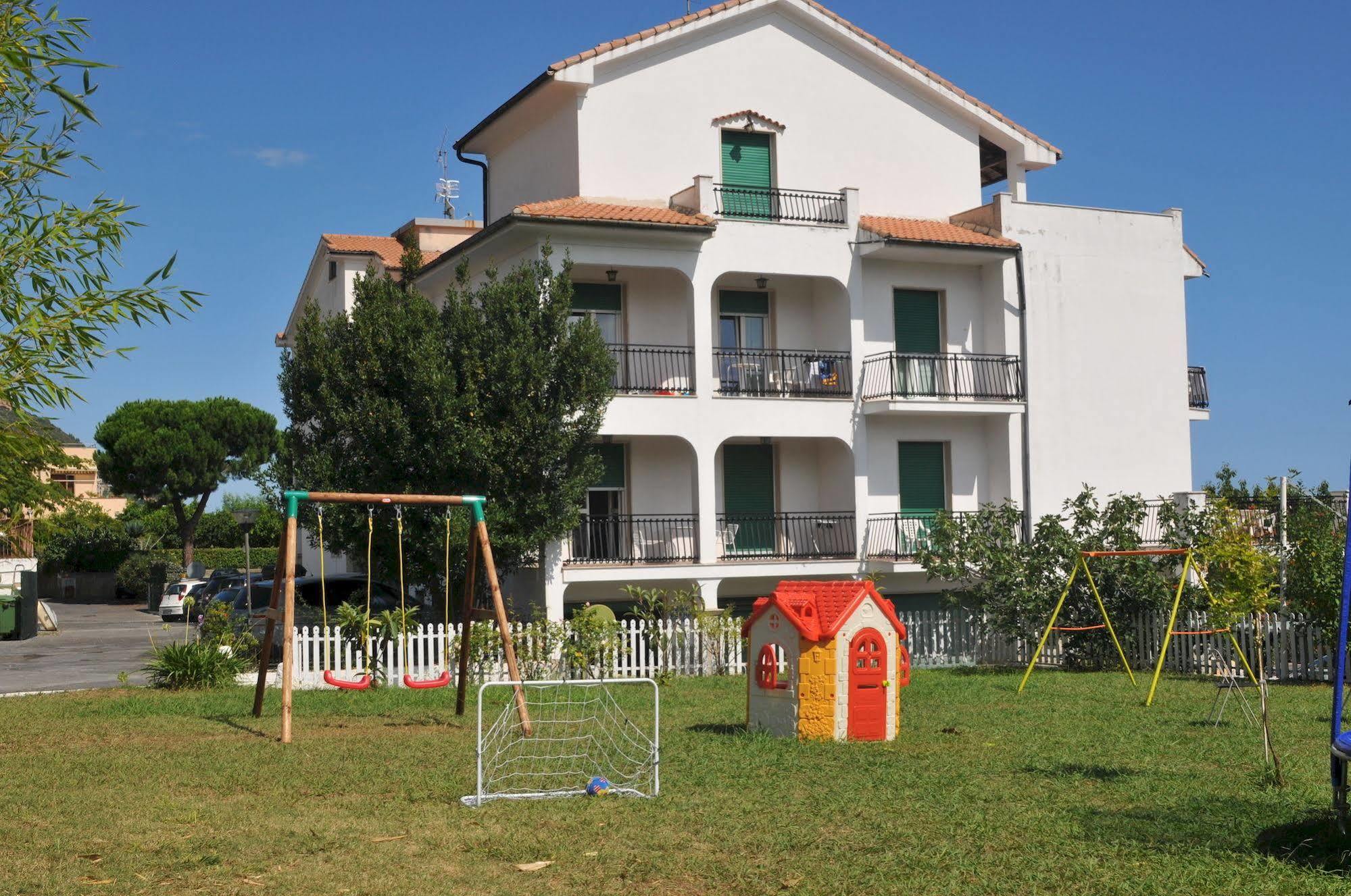 Il Borgo Degli Ulivi Resort Pietra Ligure Buitenkant foto