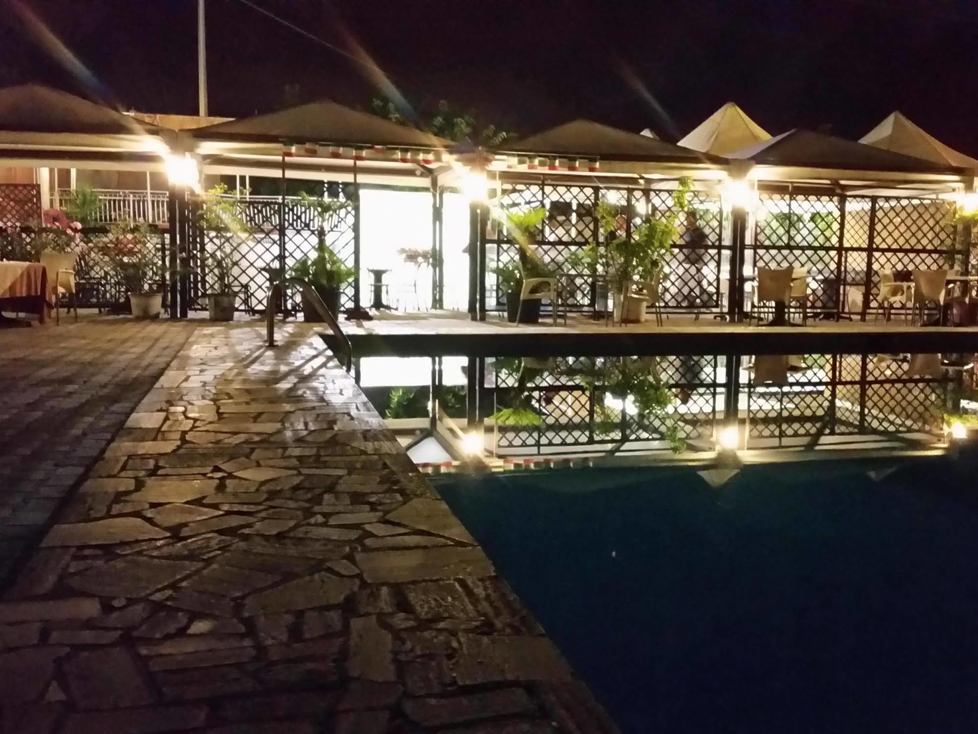 Il Borgo Degli Ulivi Resort Pietra Ligure Buitenkant foto