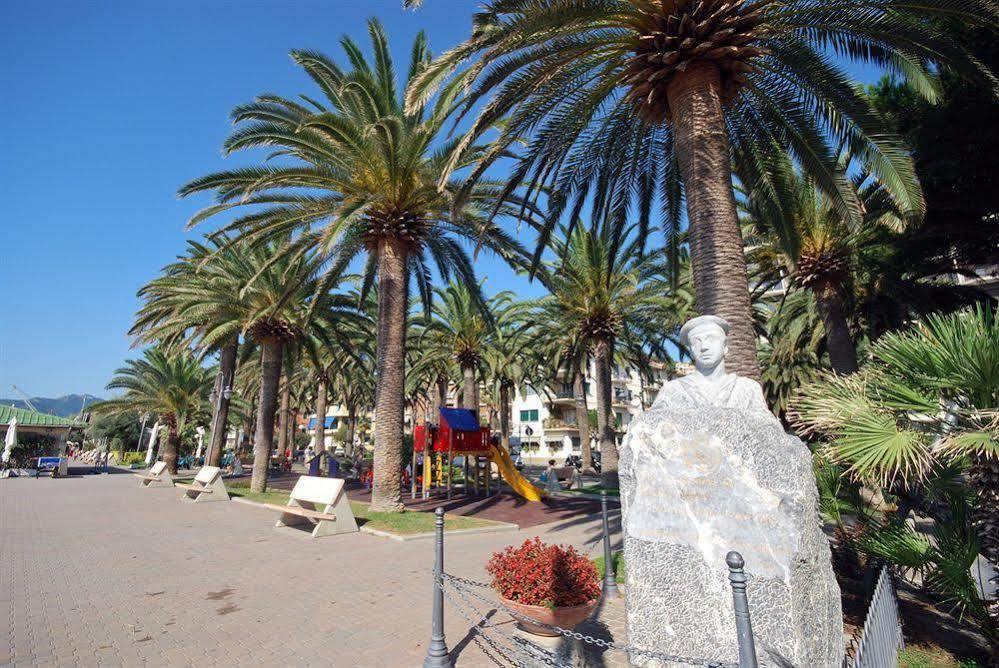 Il Borgo Degli Ulivi Resort Pietra Ligure Buitenkant foto